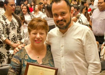 Hugo Rangel reconoce al CENDI por recibir la Presea al Mérito Docente