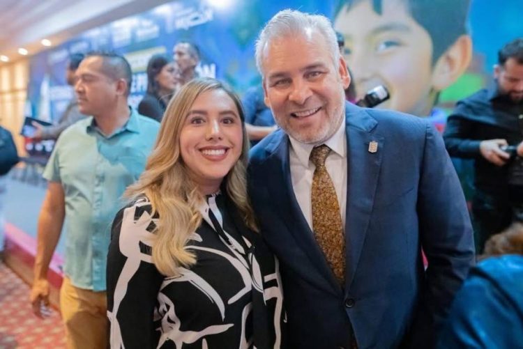 Reafirma Dayana Pérez compromiso con la niñez y adolescencia de Salvador Escalante
