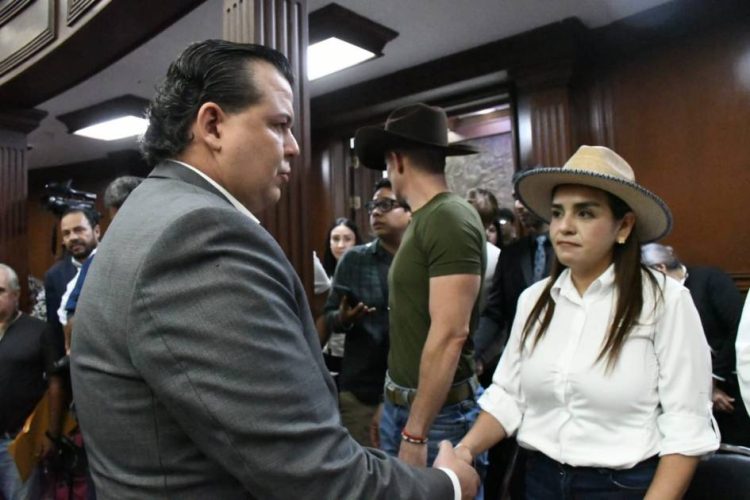 Diputados del PRI apoyan al Movimiento del Sombrero para que no se limiten las candidaturas independientes