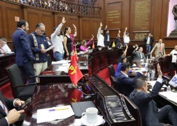 Ningún funcionario podrá cobrar más que titular del Ejecutivo Federal: 76 Legislatura