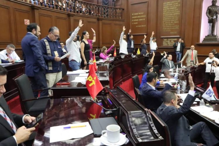 Ningún funcionario podrá cobrar más que titular del Ejecutivo Federal: 76 Legislatura