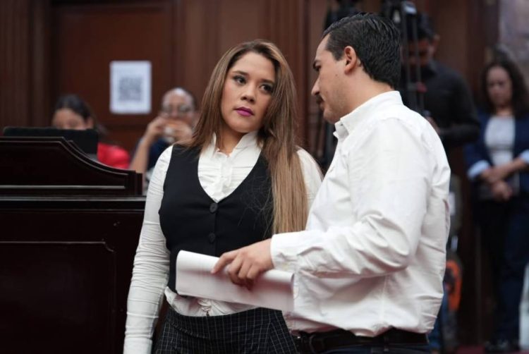 Desde tribuna, Xóchitl Ruiz pide atención digna y humana en hospitales del IMSS en Michoacán