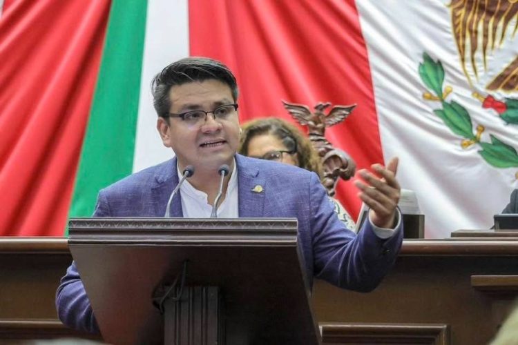Reconoce Toño Carreño a los comunicadores en el día de la Libertad de Expresión