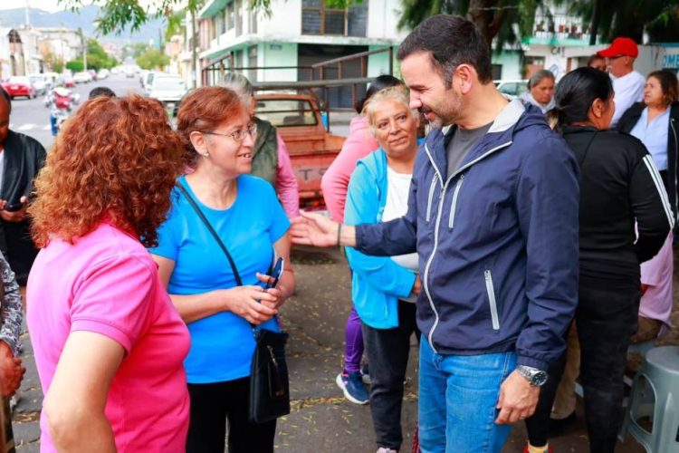 Yankel Benítez acuerda con vecinos mejoras para la colonia Vasco de Quiroga