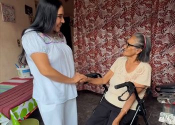 Adriana Campos mantiene cercanía con las familias de Jacona y fortalece acciones de apoyo social