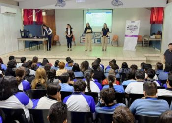 Fortalece Carlos Torres Piña la prevención de la violencia digital entre estudiantes de Zamora