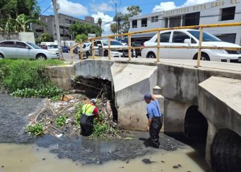Gobierno de Morelia supervisa flujo de drenes Barajas y Arroyo de Tierras