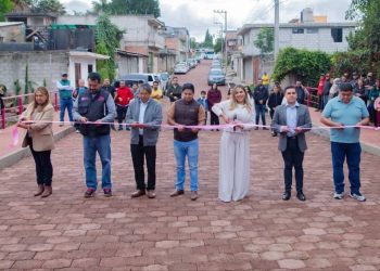 Dayana Pérez entrega la rehabilitación de la calle Tenazas en Salvador Escalante