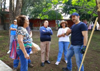 Yankel Benítez encabeza jornada ciudadana de limpieza en Lomas de Santiaguito