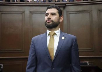 Celebra Octavio Ocampo reforma que protege la salud de las madres y recién nacidos en Michoacán
