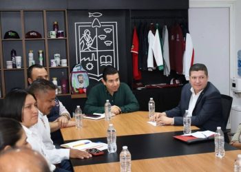 Atiende Vicente Gómez a docentes de educación superior