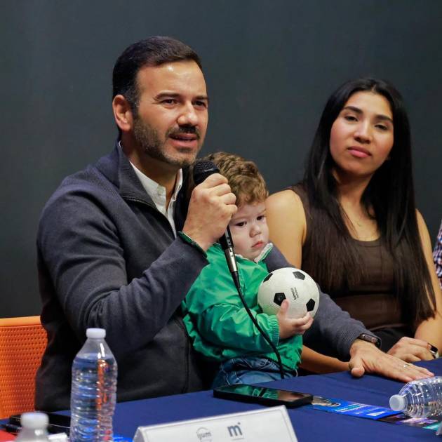 Llama Yankel Benítez a jóvenes a tomar el control con energía y visión