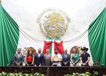 Congreso del Estado reconoce labor de Homero Gómez González