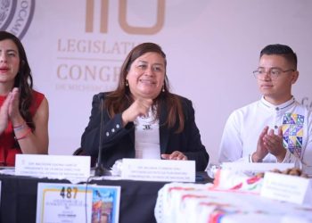 Acompaña Belinda Iturbide presentación de actividades por 487 Aniversario de la Tenencia de Santa Fé del Río