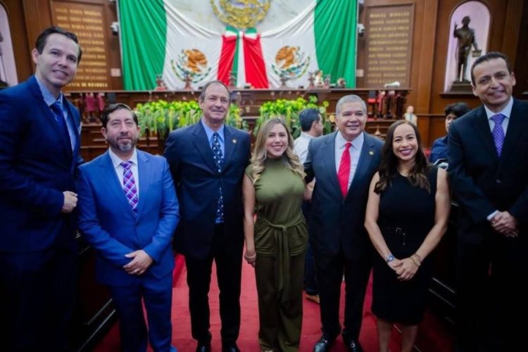 Dayana Pérez reconoce el legado ambiental de Homero Gómez durante entrega de distinción estatal