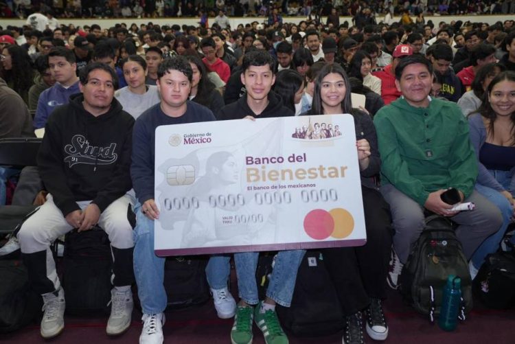 Más de 204 mil estudiantes michoacanos reciben pago de becas Benito Juárez este mes