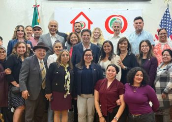 Se reúne Alfonso Martínez con el gobernador de Illinois