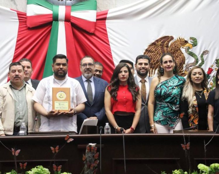 Tras entrega de Reconocimiento al Mérito Ambiental, Octavio Ocampo remarca que ambientalistas necesitan acompañamiento y recursos ppublicos