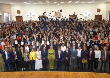 La rectora de la UMSNH, Yarabí Ávila entrega reconocimientos “Pase por Excelencia” a 353 estudiantes nicolaitas y de Escuelas Incorporadas