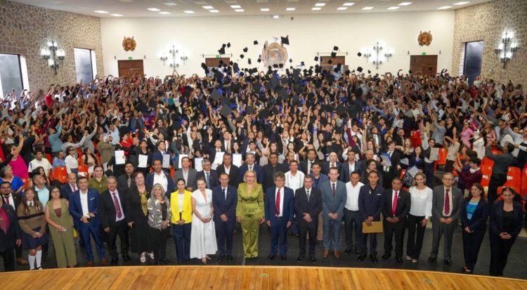 La rectora de la UMSNH, Yarabí Ávila entrega reconocimientos “Pase por Excelencia” a 353 estudiantes nicolaitas y de Escuelas Incorporadas