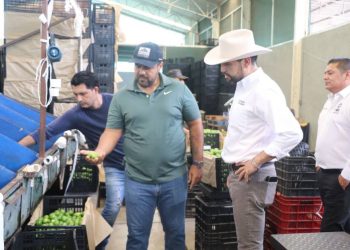 Octavio Ocampo llama a fortalecer la unidad y respaldar al campo en gira por Tierra Caliente