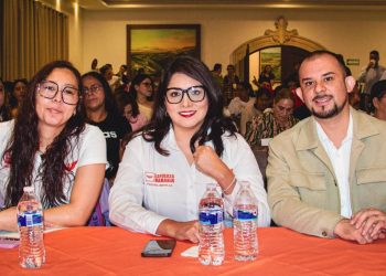 Las mujeres son pieza fundamental para construir el Michoacán del futuro: Víctor Manríquez