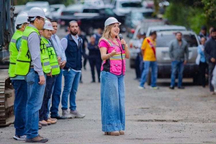 Arranca Dayana Pérez Mendoza la rehabilitación integral en la calle Prolongación Hidalgo en la cabecera municipal de Salvador Escalante