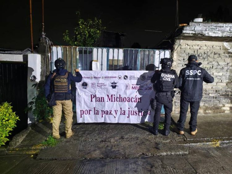 Aseguran 80 dosis de presunta droga en cateo realizado en Morelia, capital de Michoacán