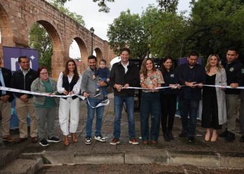 Alfonso Martínez inaugura cabinas de lectura ‘Morelia se lee’