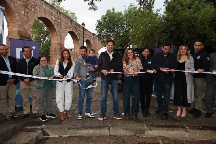 Alfonso Martínez inaugura cabinas de lectura ‘Morelia se lee’