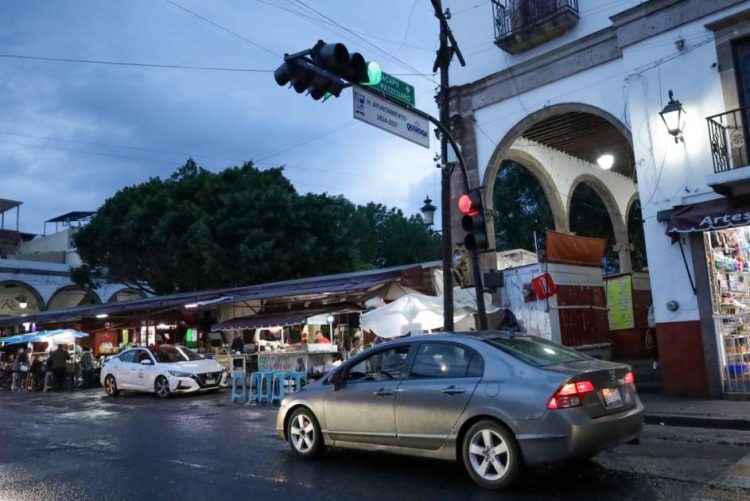Renuevan semáforo para fortalecer la seguridad vial y mejorar la imagen urbana de Quiroga