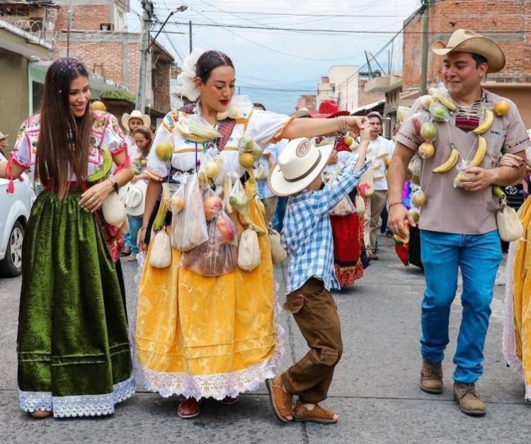 Zacapu celebra con orgullo la tradicional Topa en el marco del 478 Aniversario de su Fundación: Mónica Valdez