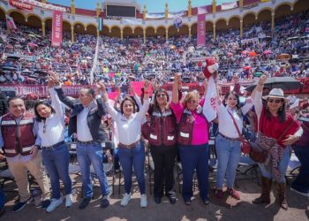 Más de 12 mil michoacanos sellan con Gladyz Butanda compromiso con la soberanía nacional