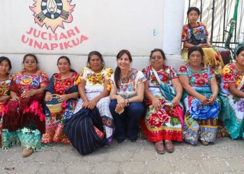 La transformación se construye con los pueblos indígenas: Gaby Molina