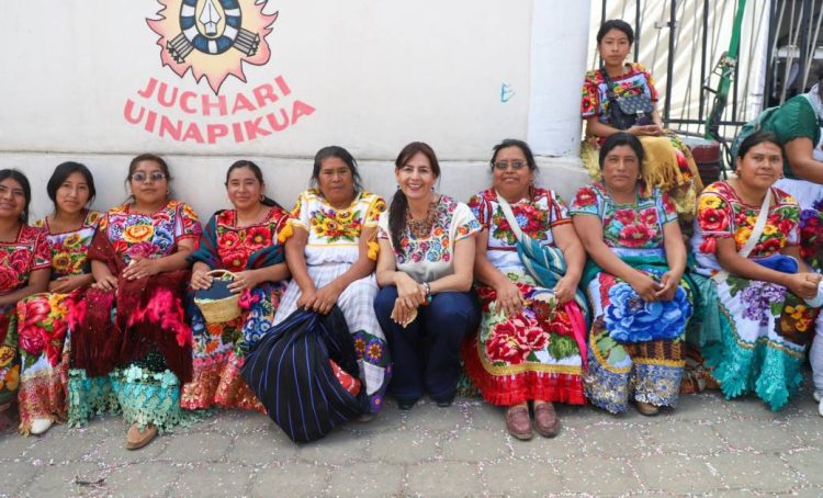 La transformación se construye con los pueblos indígenas: Gaby Molina