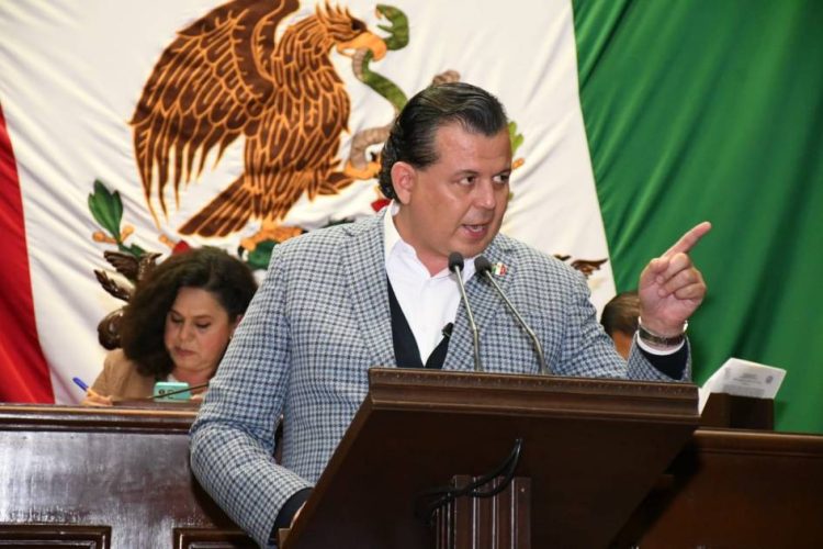 Lamentable que por decisión oficialista desaparezca el CESMICH: Memo Valencia
