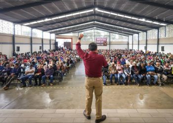En Huiramba, Torres Piña reconoce la fuerza de las comunidades, la cultura y el patrimonio