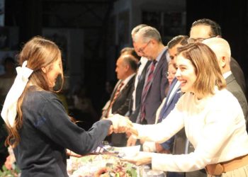 Como madrina, Brissa Arroyo acompaña a la generación 2023-2026 de la Escuela Secundaria Técnica 3, “Álvaro Obregón”