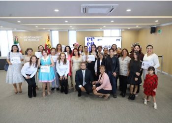 Paola Delgadillo impulsa el desarrollo comunitario con 487 egresados de los CECADES