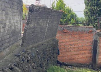 Vecinos denuncian daños causados presuntamente por obra de una gasolinera y amenazan con bloquear la avenida Madero Poniente
