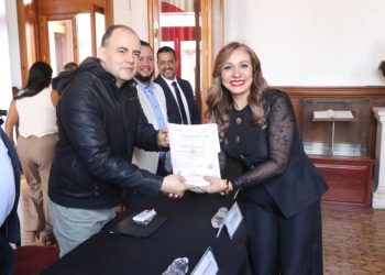 Congreso del Estado y STASPLE entregan constancias por capacitación a sus trabajadores
