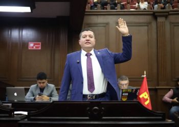 Vicente Gómez propone legislar sobre la violencia digital