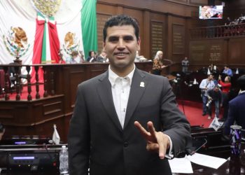 Octavio Ocampo celebra aprobación de reforma constitucional contra la reelección inmediata