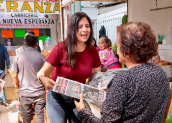 Gaby Molina fortalece la cercanía con los habitantes de su pueblo Uruapan