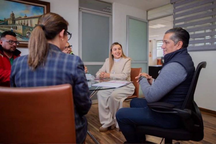 Dayana Pérez Mendoza fortalece coordinación con la CFE para garantizar el éxito de la 60 Feria Nacional del Cobre Martillado 2026