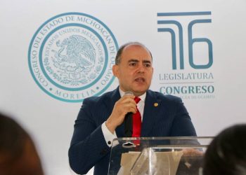 Partidos deben tener dignidad y confiar en sus propios cuadros: Baltazar Gaona