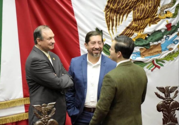 Abraham Espinoza, celebra aprobación de validez jurídica de documentos viales digitales
