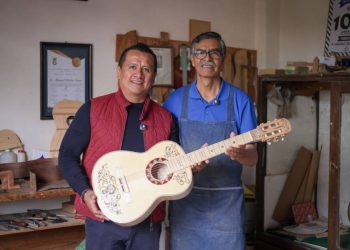 Entre nostalgias y guitarras, Torres Piña vuelve a Paracho, su tierra natal