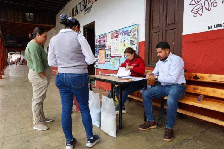 Gobierno de Zacapu acerca apoyos y atención directa a las comunidades: Mónica Valdez