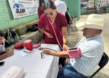 Lleva Belinda Iturbide servicios de salud a comunidad de San Miguel en Puruándiro